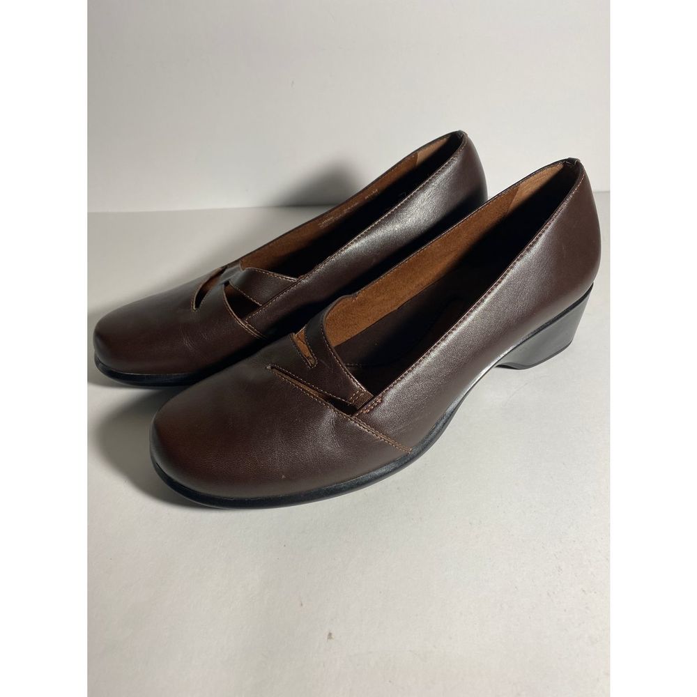 Women’s Size 8.5 Clarks Artisan Collection shoe In like new condition 74686